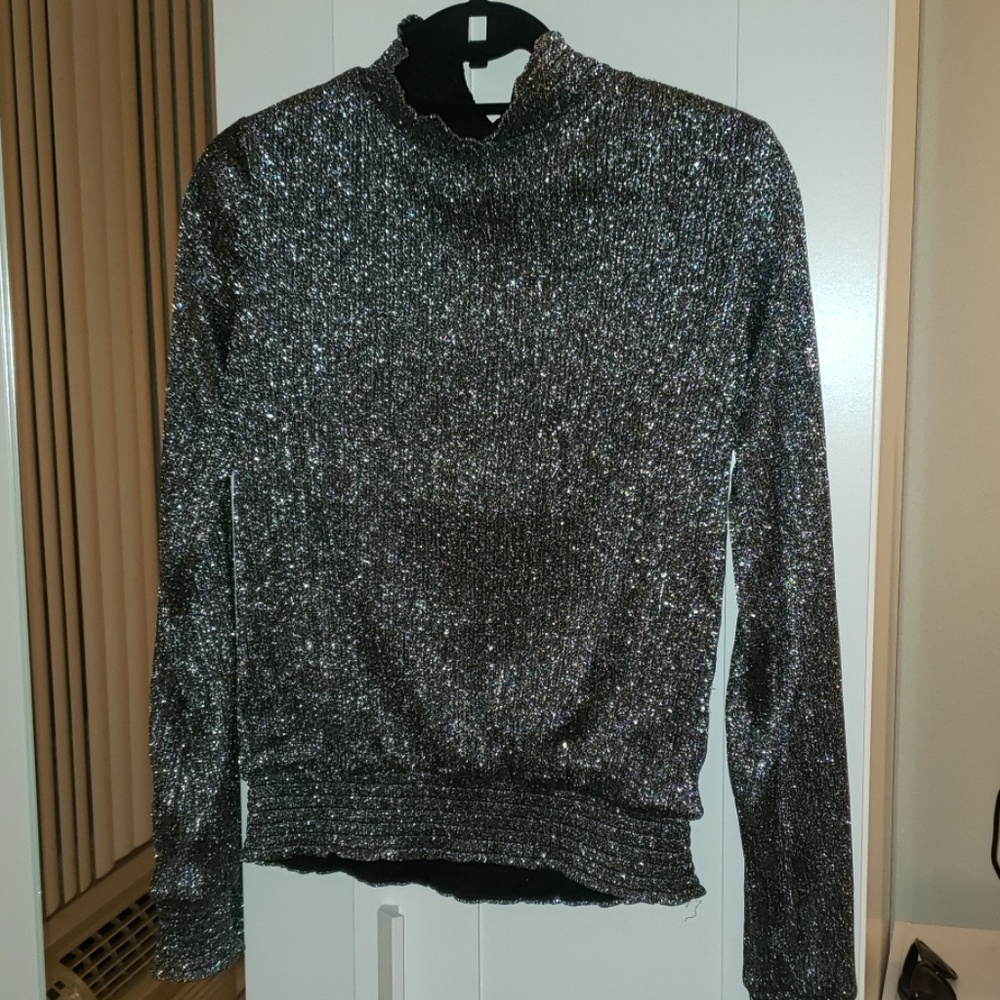 Cropped Metallic long sleeve blouse
